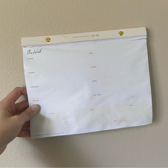 Cupcakes & Cashmere Weekly Planner Agenda Organizer Schedule To Do List Notes - Picture 1 of 4